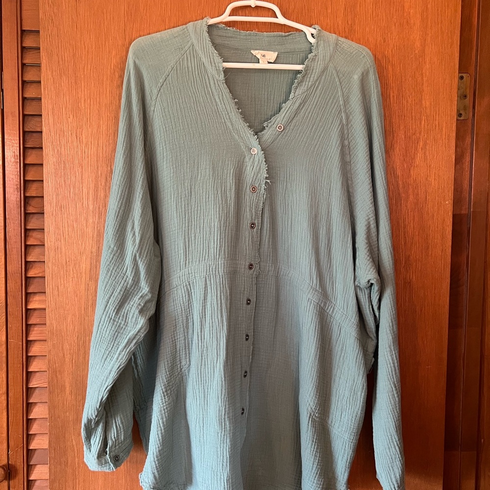 Teal Button-Up Long Sleeve Blouse